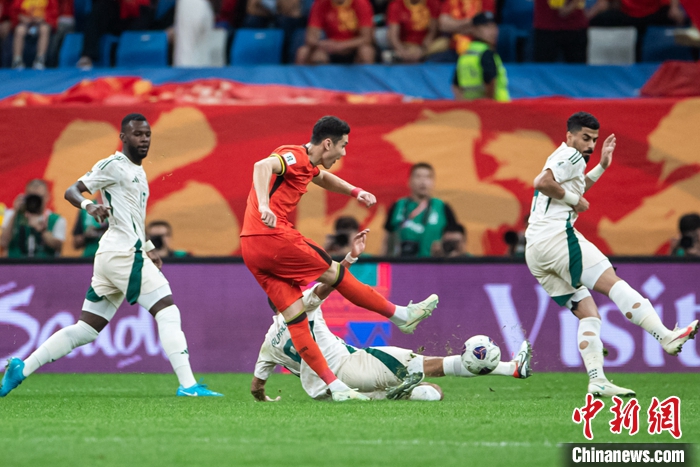 多一人作战却遭绝杀 国足两连败出线形势愈发吃