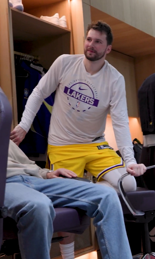 东契奇湖人首秀50+创生涯新高 更衣室拒绝冰浴引