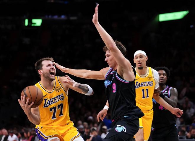 湖人8连胜稳固西部第三 詹姆斯三双东契奇60分引