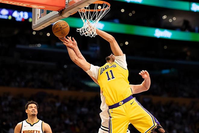 湖人七连胜领跑西部 艾顿力压海斯成关键战力