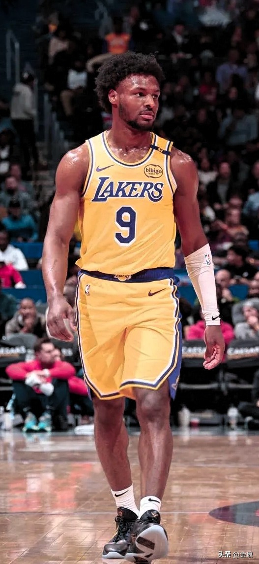 布朗尼5分钟惊艳表现引沃格尔盛赞 具备NBA首发实
