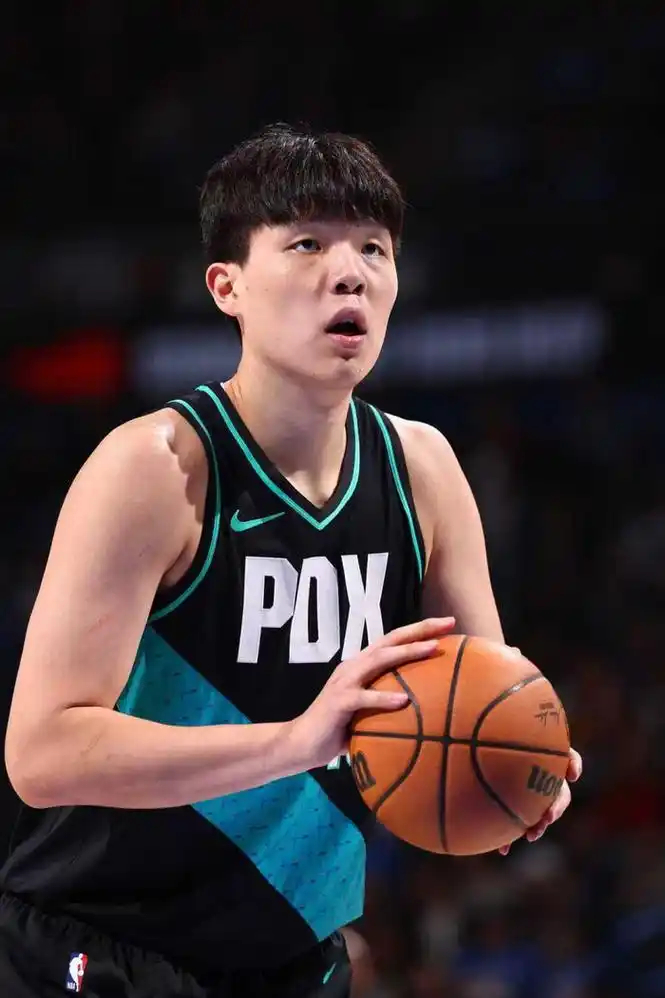 杨瀚森NBA首季落幕季后赛首秀成中国球员里程碑